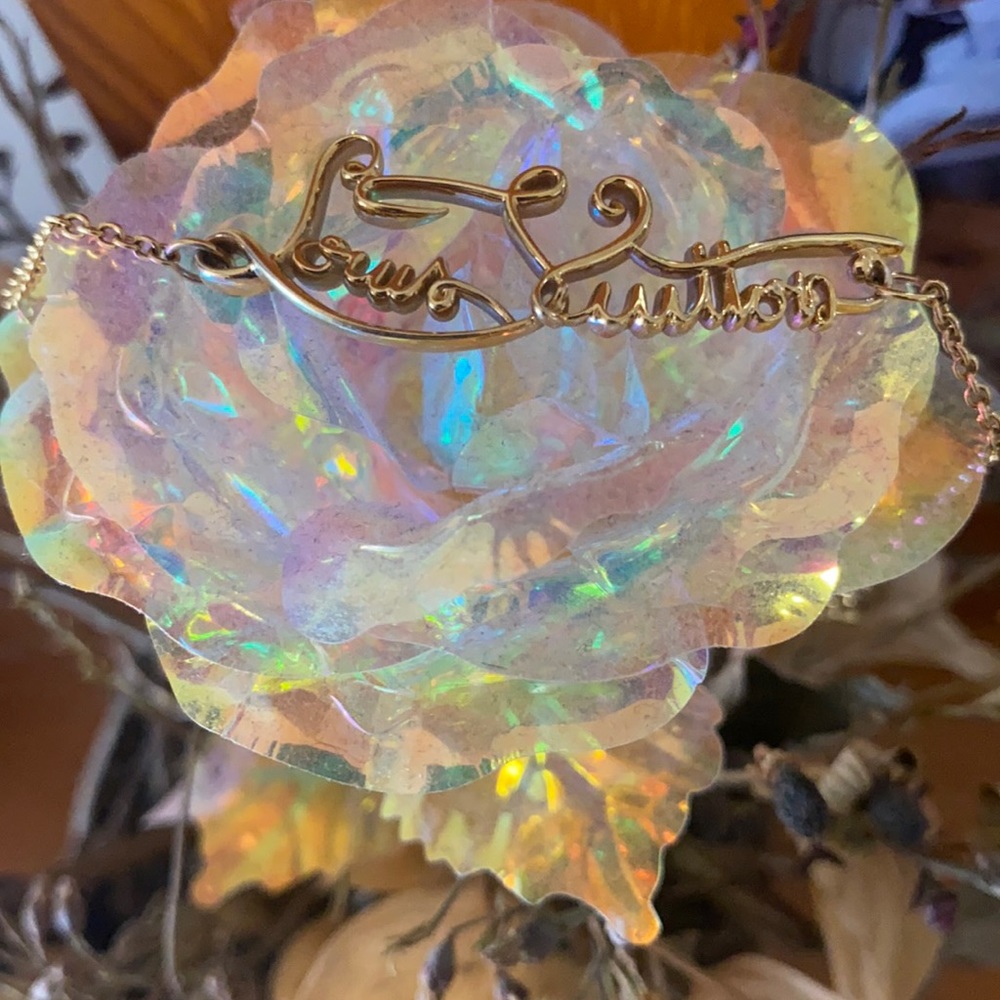 COPY - Like New Louis Vuitton My LV Affair bracelet.